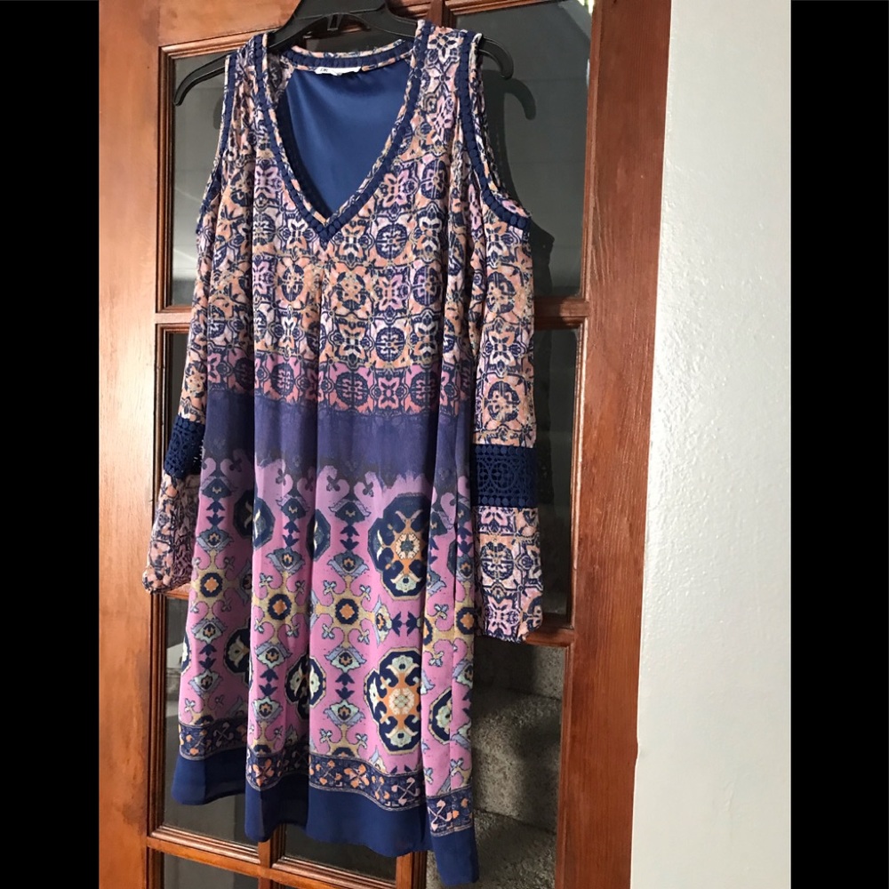 DR2 xsmall shoulder out dress